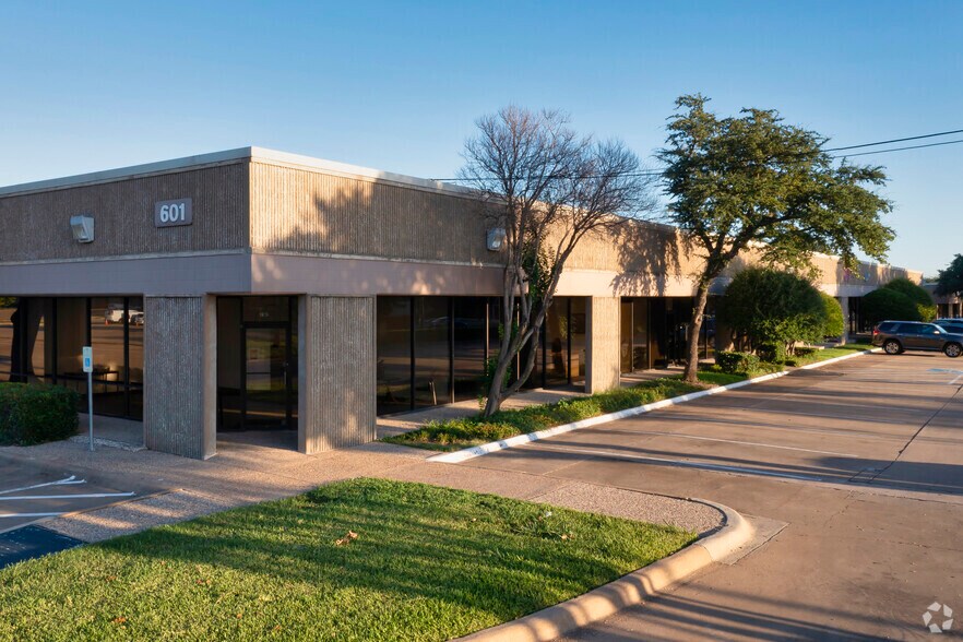 More Photos Of 640 International Pkwy, Richardson Unknown For Lease