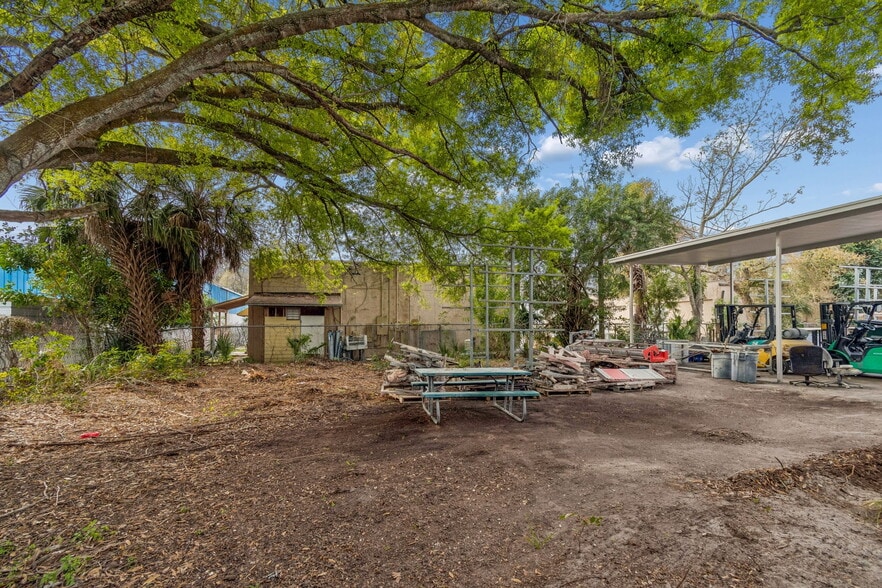 More Photos Of 1060 Harbor Lake Dr, Safety Harbor Light Manufacturing For Sale