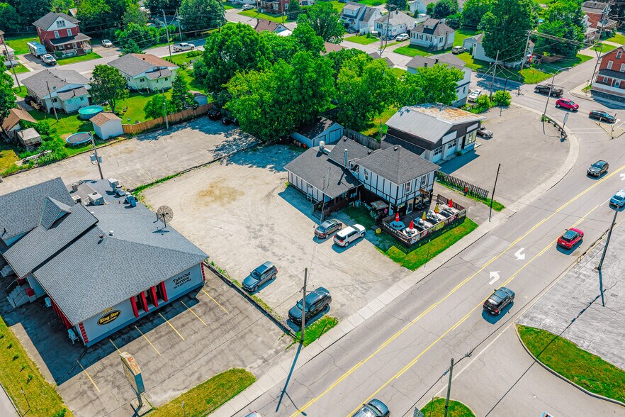More Photos Of 7 Union St, Smiths Falls Restaurant For Sale