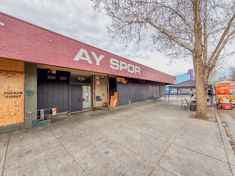 More Photos Of 995 E Santa Clara St, San Jose Storefront For Lease