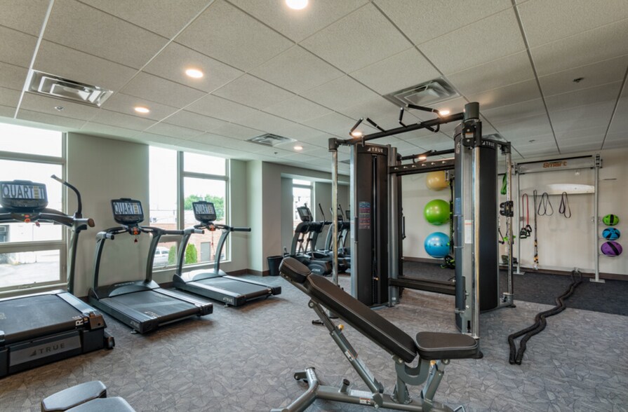 More Photos Of 211 W Mineral St, Milwaukee Apartments For Lease