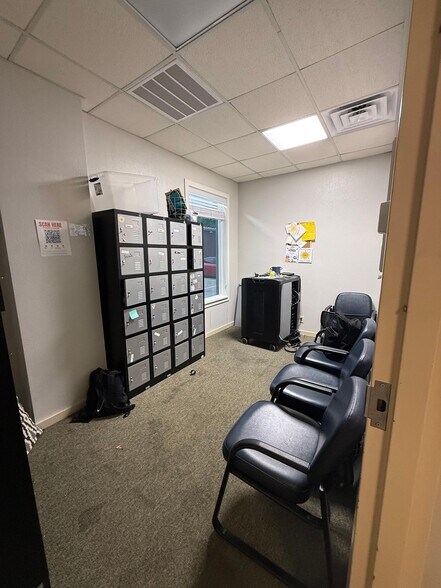 More Photos Of 421 N Sam Rayburn Fwy, Sherman Medical For Lease