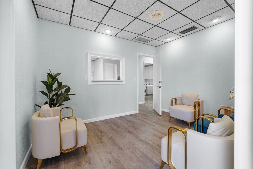 More Photos Of 1701 66th St N, Saint Petersburg Medical For Sale