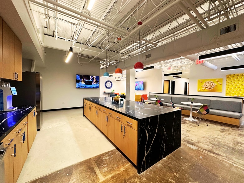 More Photos Of 1209 S Saint Marys St, San Antonio Office For Lease