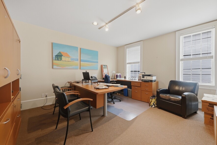 More Photos Of 39 State St, Newburyport Storefront Retail Residential For Sale
