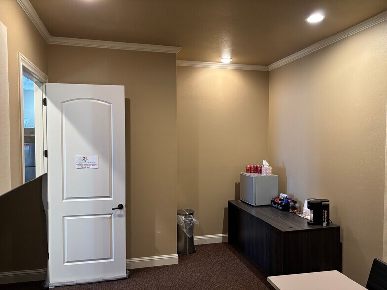 More Photos Of 1067 Fm 306, New Braunfels Medical For Lease