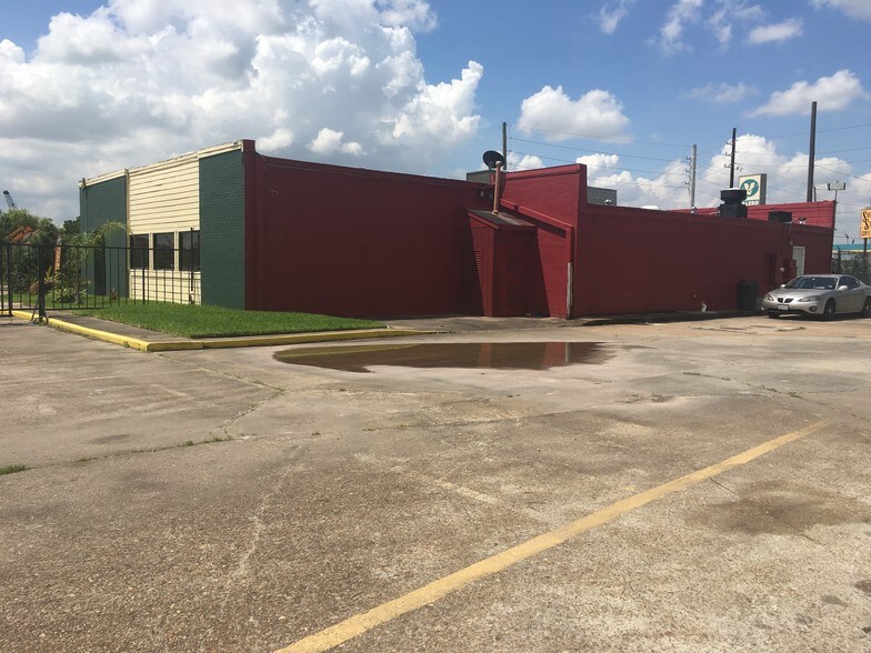 More Photos Of 17009 East Fwy, Channelview General Retail For Sale