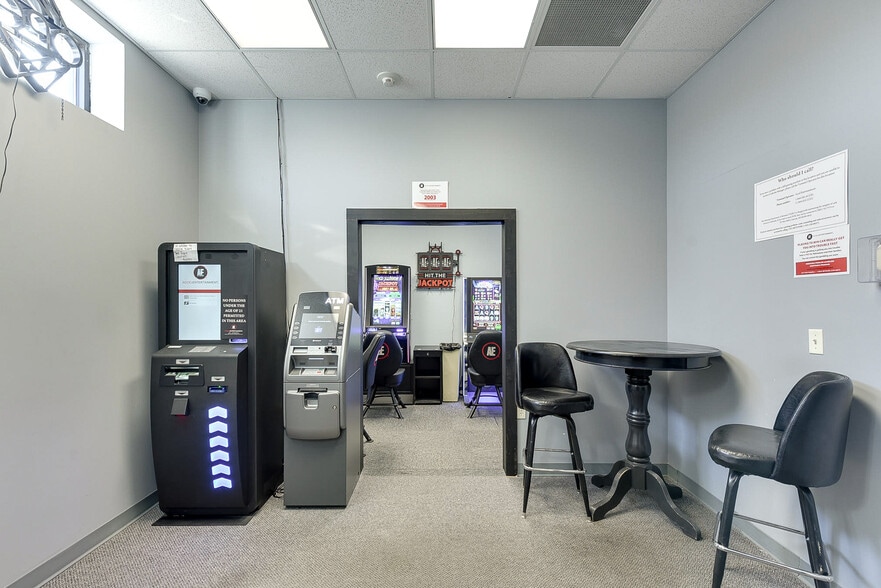 More Photos Of 1818 Central Ave, Auburn General Retail For Sale