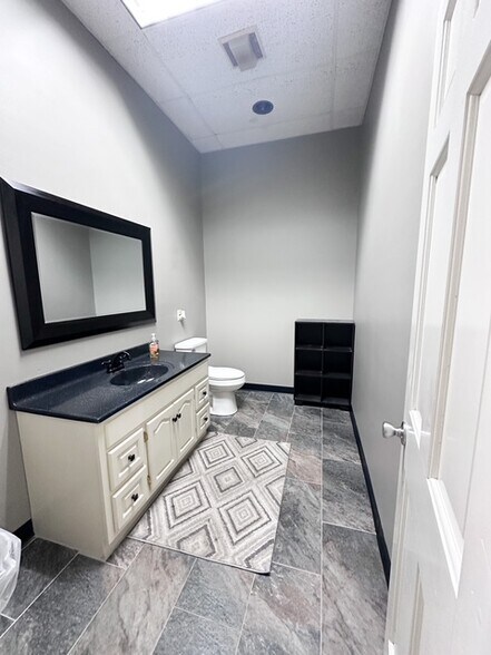 More Photos Of 307 E 1st St, Vidalia Freestanding For Sale