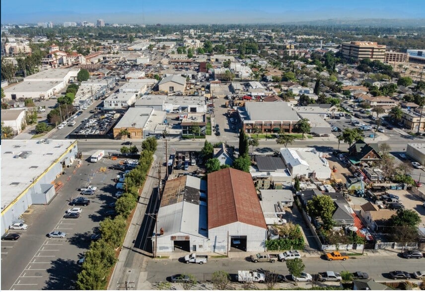 More Photos Of 1101-1105 E 3rd St, Santa Ana Warehouse For Sale
