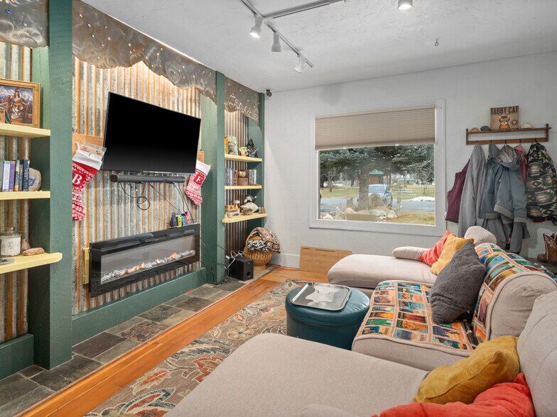 More Photos Of 237 S 7400 E, Huntsville Freestanding For Sale