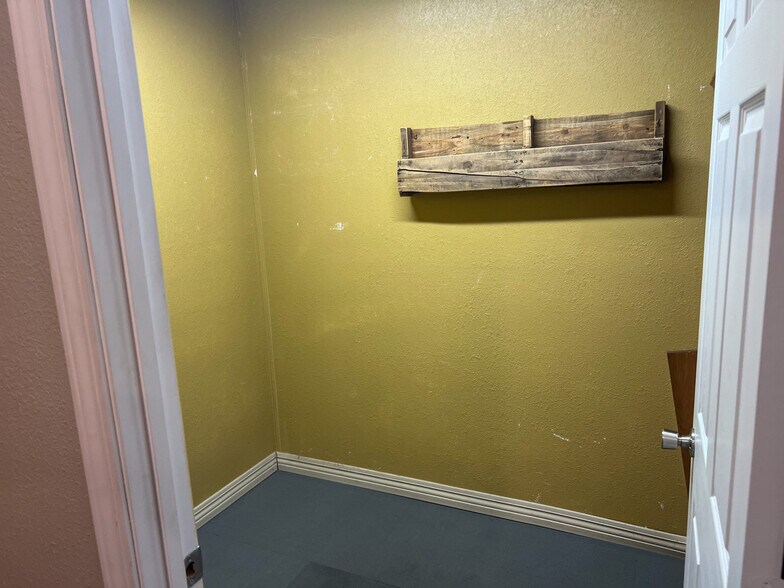 More Photos Of 17246 MS-26, Lucedale Flex For Lease
