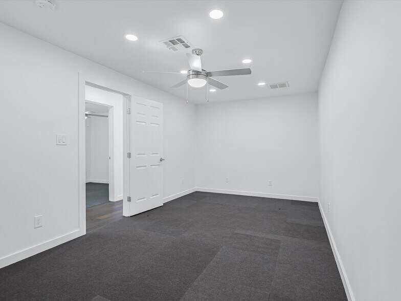 More Photos Of 900 W 2nd St, Taylor Office Residential For Lease