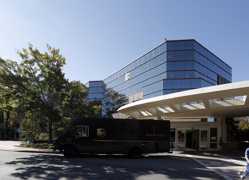 More Photos Of 6569 N Charles St, Baltimore Medical For Lease