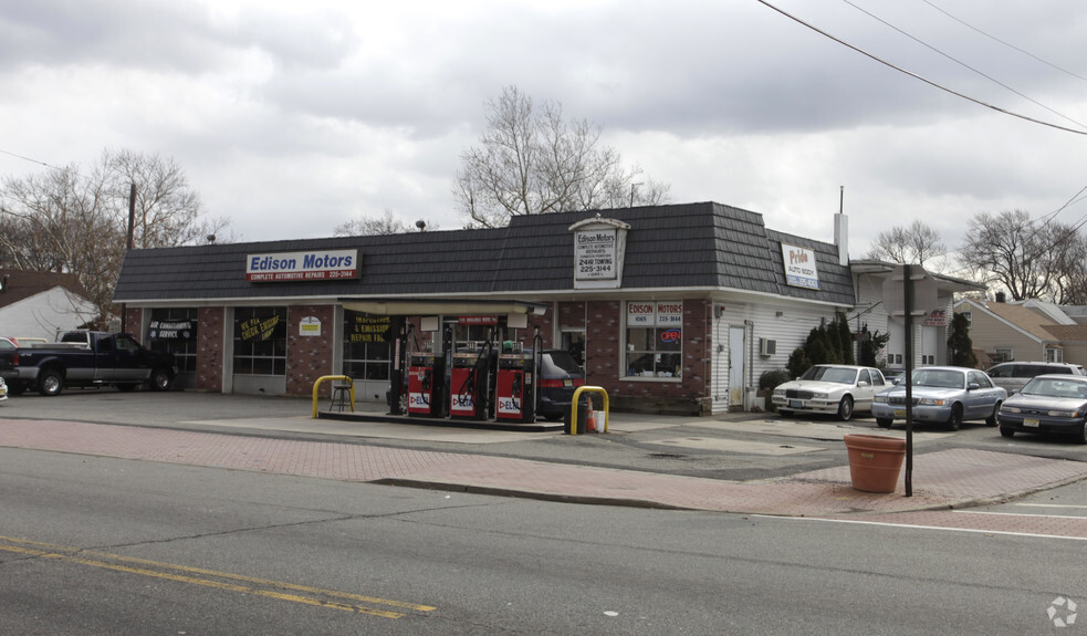 Primary Photo Of 1065 Amboy Ave, Edison General Retail For Sale