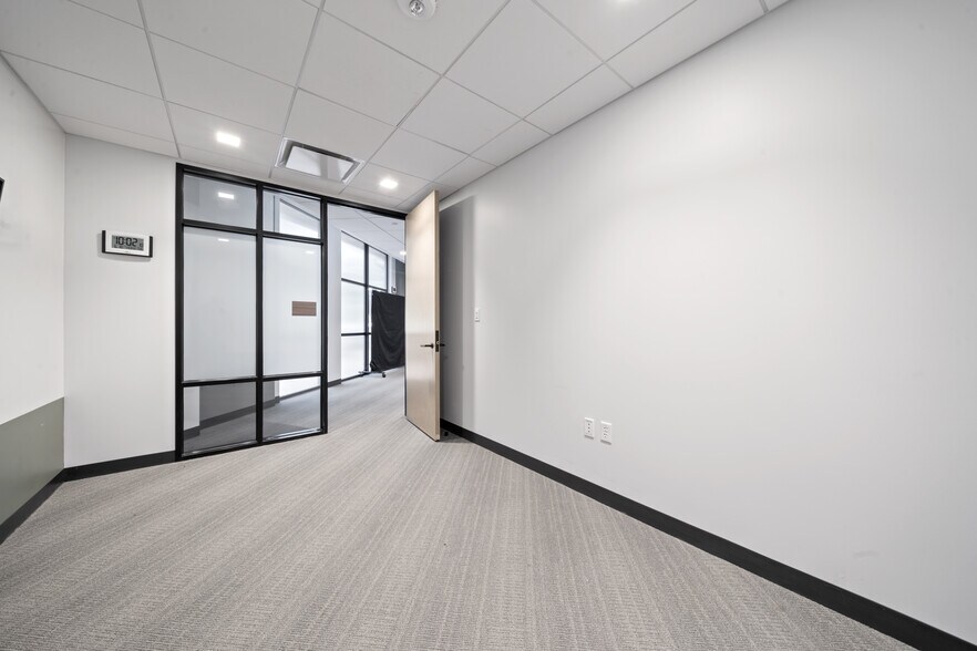 More Photos Of 7620 Guadalupe St, Austin Office For Lease