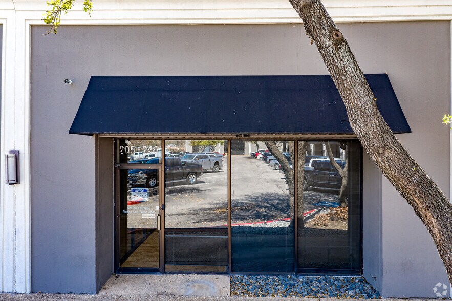 More Photos Of 3700 Fredericksburg Rd, San Antonio General Retail For Lease
