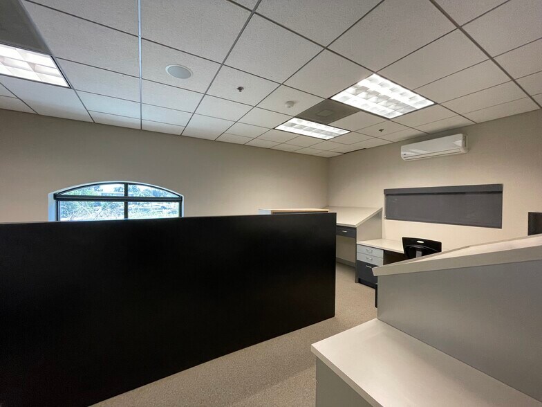 More Photos Of 147 Camino Oruga, Napa Light Distribution For Lease