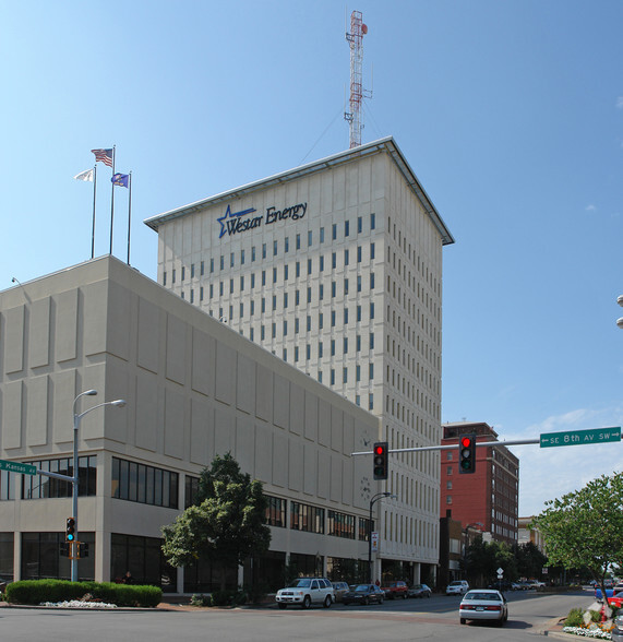 Primary Photo Of 818 S Kansas Ave, Topeka Office For Lease