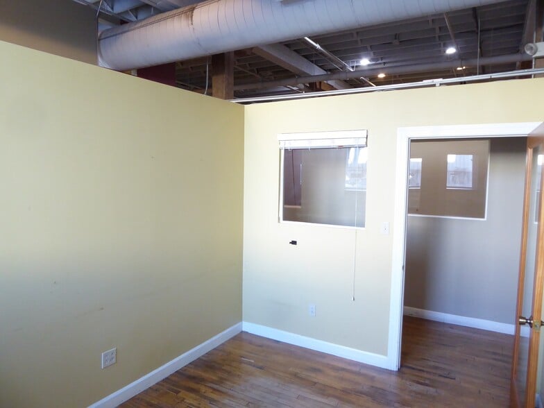 More Photos Of 1667 E 40th St, Cleveland Loft Creative Space For Sale