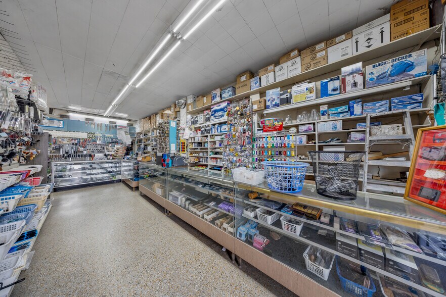 More Photos Of 1164 W Flagler St, Miami Unknown For Lease