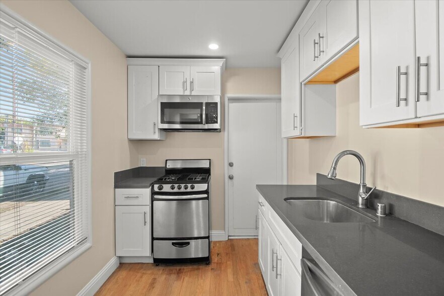 More Photos Of 968 Addison St, Berkeley Apartments For Sale