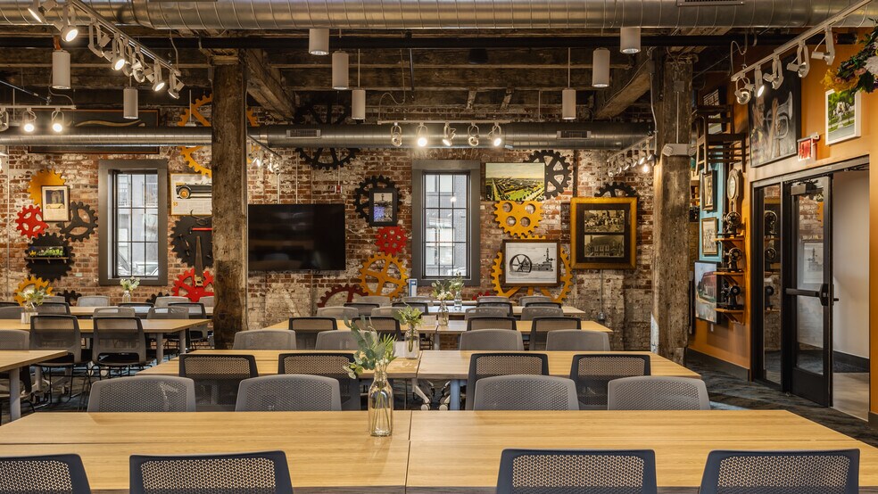 More Photos Of 1533 Lewis St, Indianapolis Coworking Space