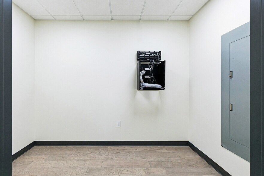 More Photos Of 8411 Parc Pl, Chalmette Office For Sale