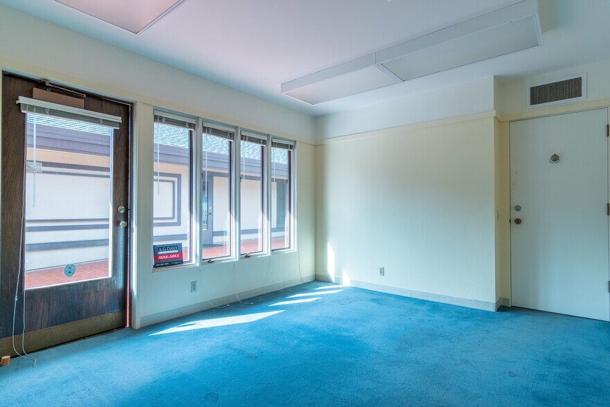 More Photos Of 400 Camino Aguajito, Monterey Office For Sale