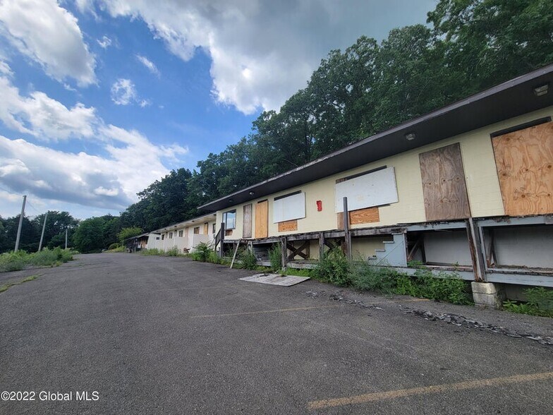 More Photos Of 9071 US Route 9W, Athens Hotel For Sale