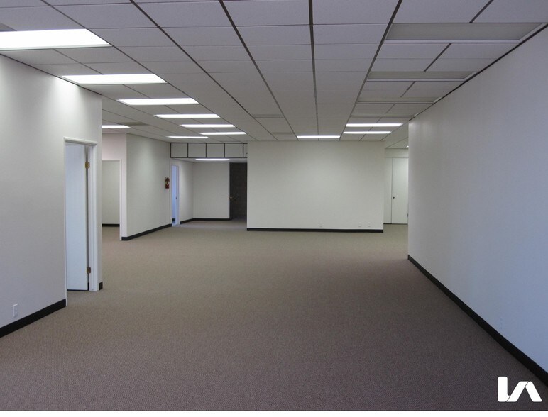 More Photos Of 73301 Highway 111, Palm Desert Bank For Sale
