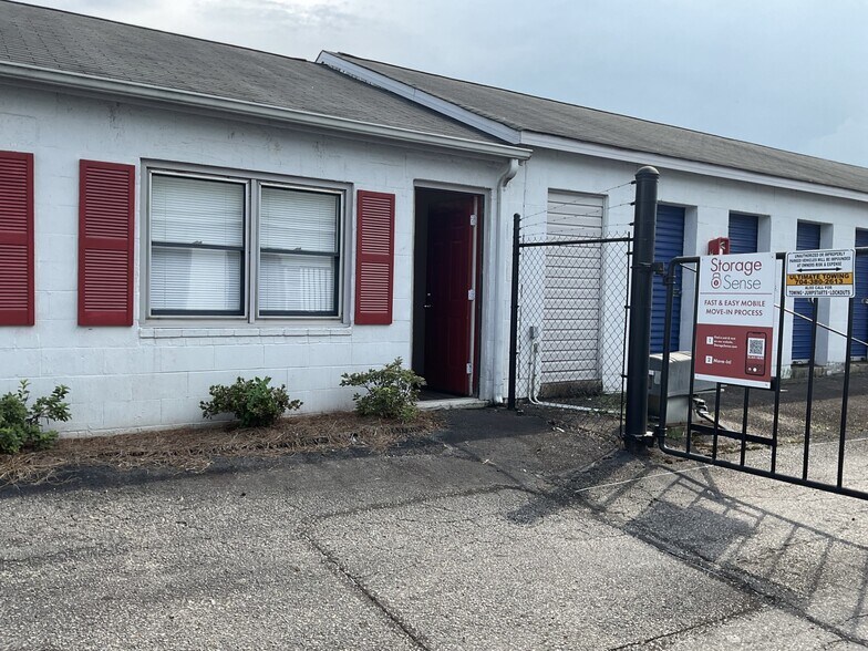More Photos Of 1202 N Barkley Rd, Statesville Self Storage For Lease