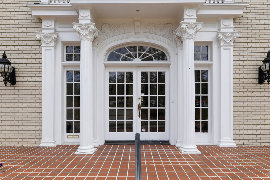 More Photos Of 1189 S Ponce de Leon Ave NE, Atlanta Office For Sale