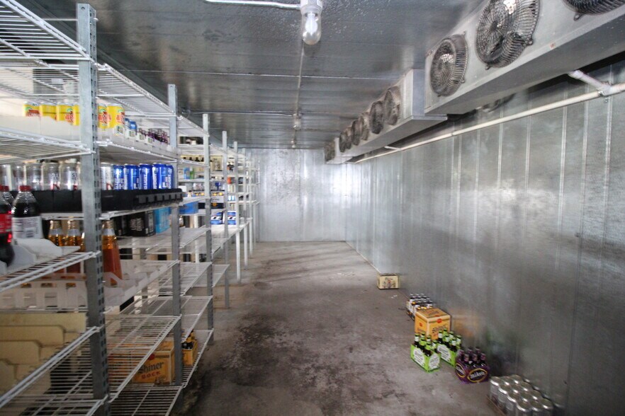 More Photos Of 503 S 5th St, Goree General Retail For Sale