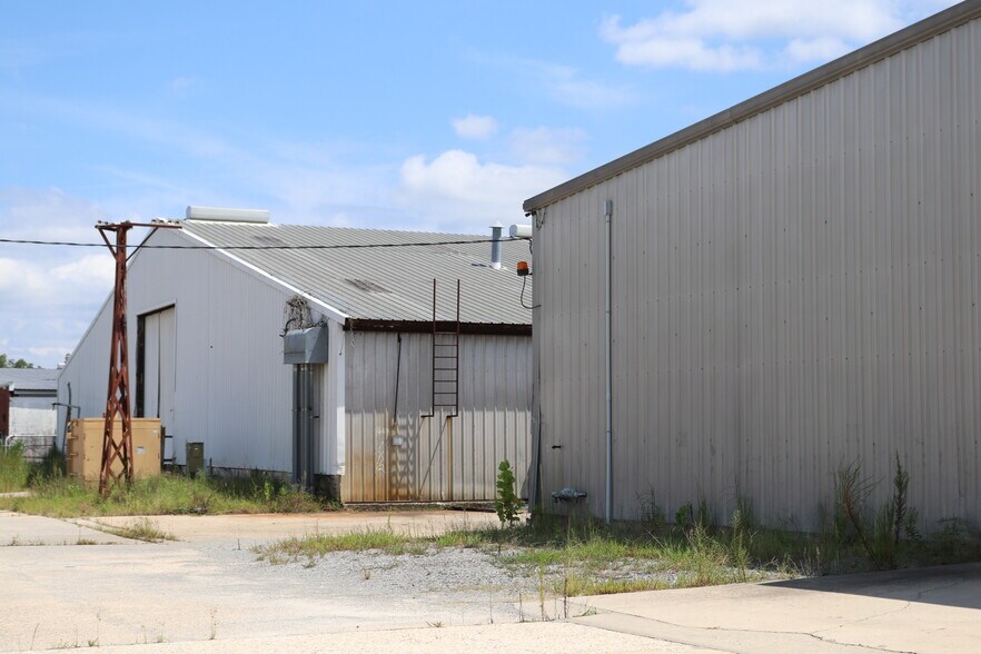 Primary Photo Of 2-4 N Gill St, Hazlehurst Manufacturing For Lease