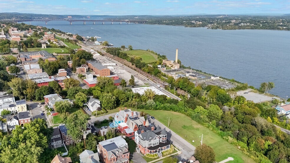 More Photos Of 2 Courtney Ave, Newburgh Apartments For Sale