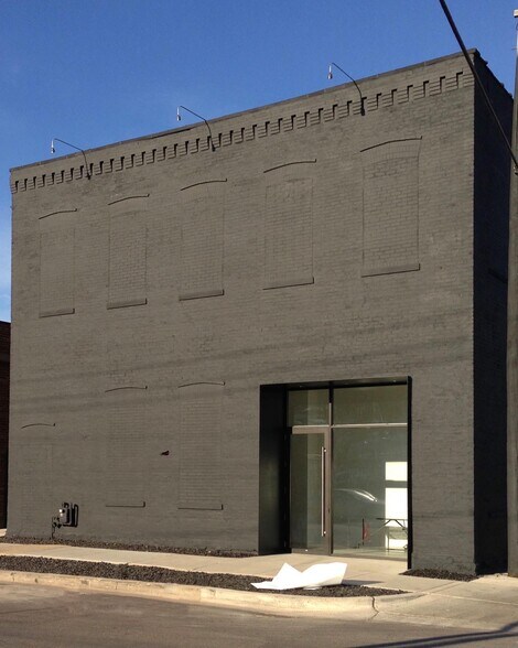 More Photos Of 219 N Elizabeth St, Chicago Showroom For Sale