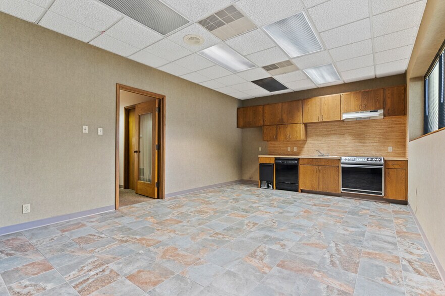 More Photos Of 915 Judson Rd, Longview Office Residential For Sale