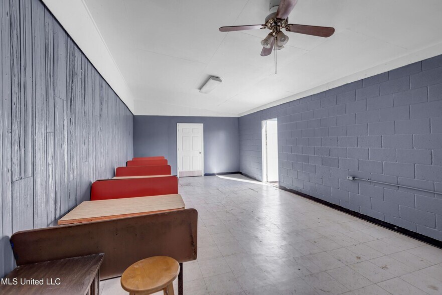 More Photos Of 6238 MS-198, Lucedale Specialty For Sale