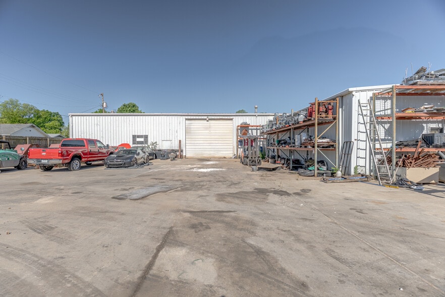 More Photos Of 301 Burke Ave, Jonesboro Warehouse For Sale