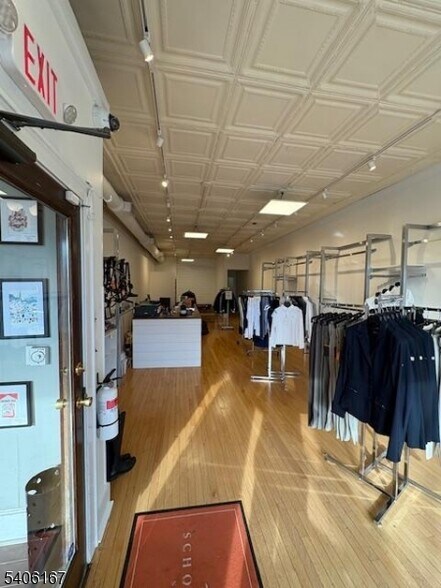 More Photos Of 27-29 Olcott Sq, Bernardsville Storefront Retail Office For Lease