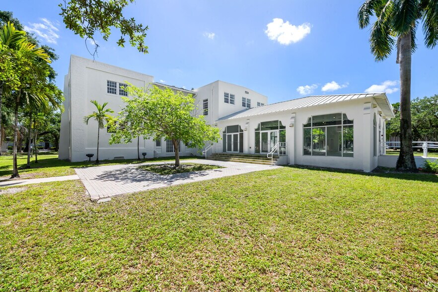 More Photos Of 301 SW 13th Ave, Fort Lauderdale Office For Sale