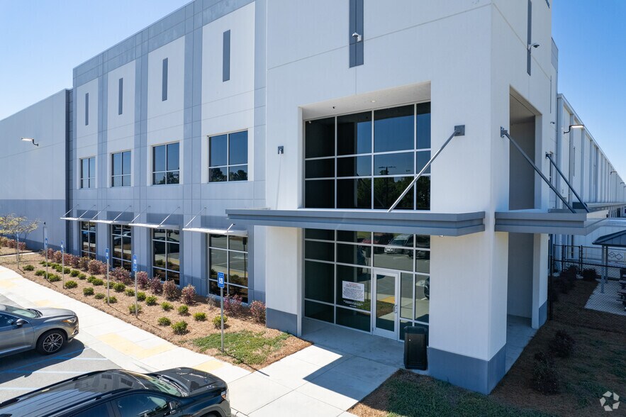 More Photos Of 2008 Trade Center Blvd, Rincon Distribution For Lease