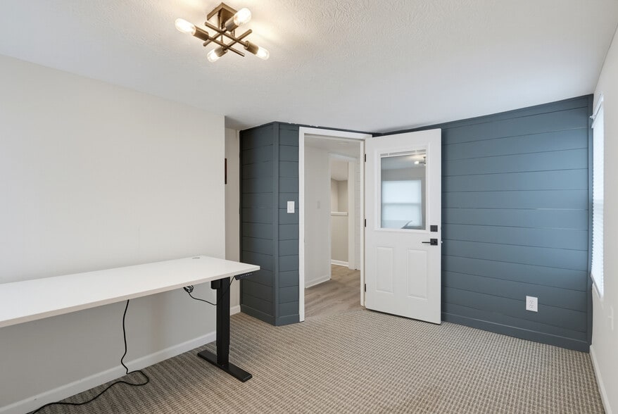 More Photos Of 9503 Brandywine Rd, Northfield Office For Lease