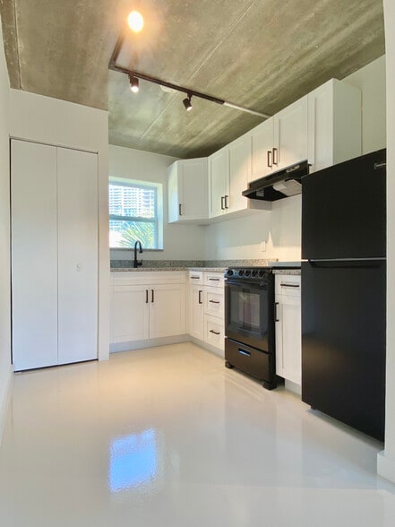 More Photos Of 618 6th St, West Palm Beach Apartments For Sale