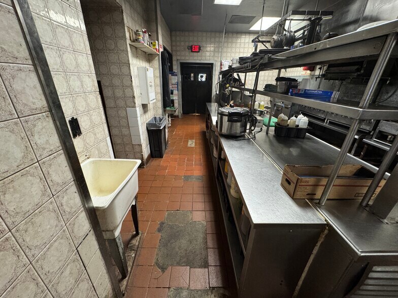 More Photos Of 219 N 21st Ave, Hollywood Storefront Retail Office For Sale