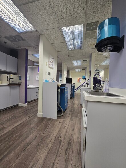 More Photos Of 224 Taylors Mill Rd, Manalapan Township Medical For Sale