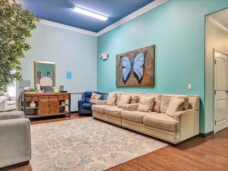 More Photos Of 203 Christie Dr, Lufkin Healthcare For Sale