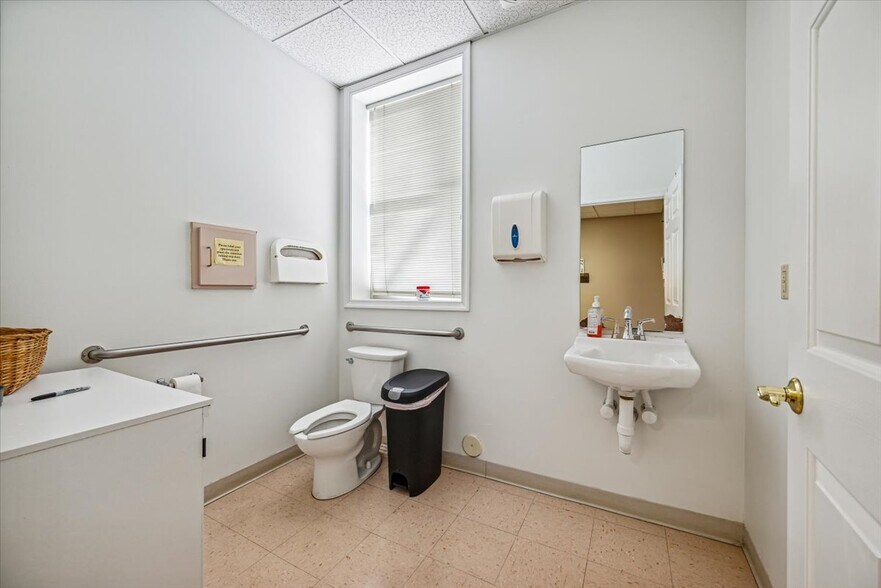 More Photos Of 301-302 Towne Centre Dr, Hillsborough Medical For Sale