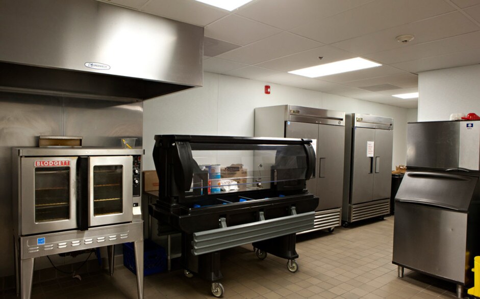 More Photos Of 1401 Old Coors Rd SW, Albuquerque Schools For Lease